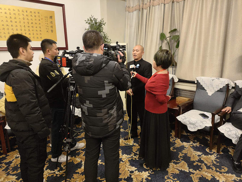恒道脊柱病研究院院長接受采訪